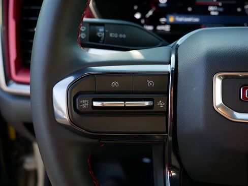 Used 2024 GMC Canyon AT4X image 18