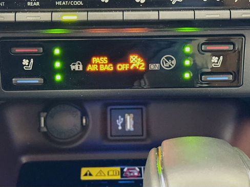 Used 2024 Toyota RAV4 Limited image 21