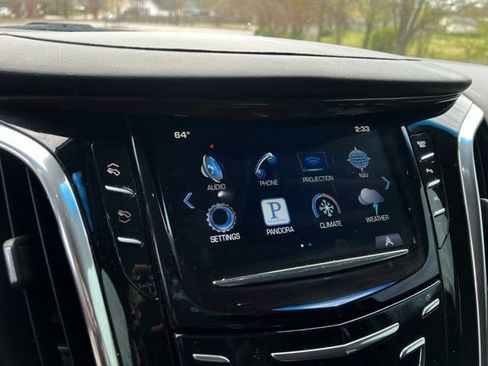 Used 2016 Cadillac Escalade Luxury AWD/4WD image 40