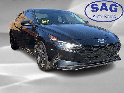 Used 2023 Hyundai Elantra SEL w/ Convenience Package image 2