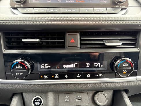 Certified 2023 Nissan Rogue SV image 29