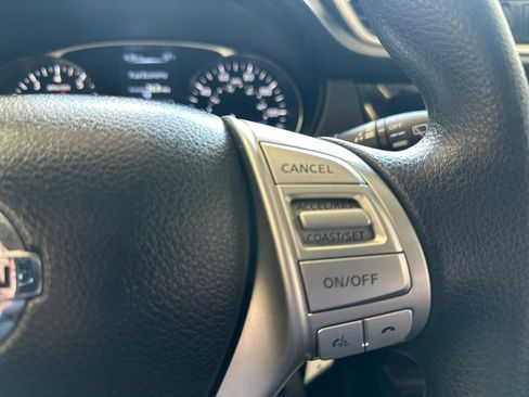 Used 2016 Nissan Rogue S AWD/4WD image 27