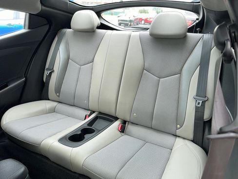 Used 2013 Hyundai Veloster w/ Style Pkg FWD image 17