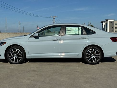 New 2025 Volkswagen Jetta SE image 7
