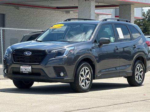 Used 2023 Subaru Forester Premium AWD/4WD image 7