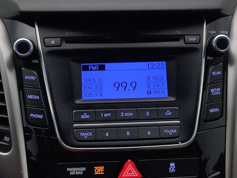 Used 2016 Hyundai Elantra GT FWD image 25