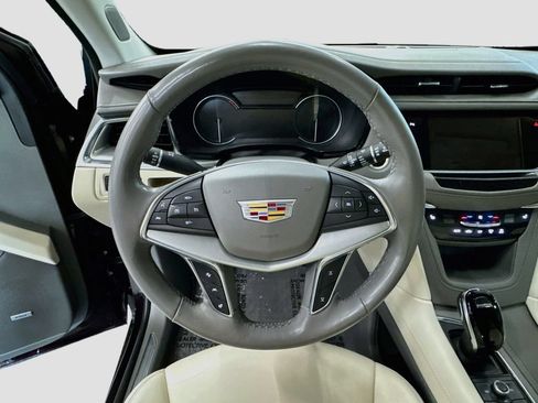 Used 2021 Cadillac XT5 Premium Luxury w/ LPO, Floor Liner Package AWD/4WD image 11