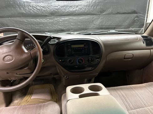 Used 2001 Toyota Tundra SR5 w/ Convenience Pkg RWD image 11