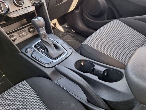 Used 2018 Hyundai Kona SE image 23