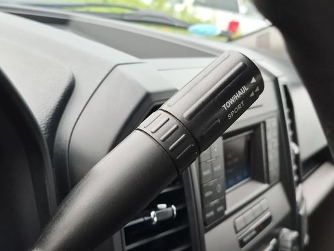 Used 2016 Ford F150 XL w/ Equipment Group 101A Mid AWD/4WD image 32