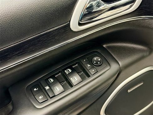 Used 2018 Jeep Grand Cherokee Summit image 18