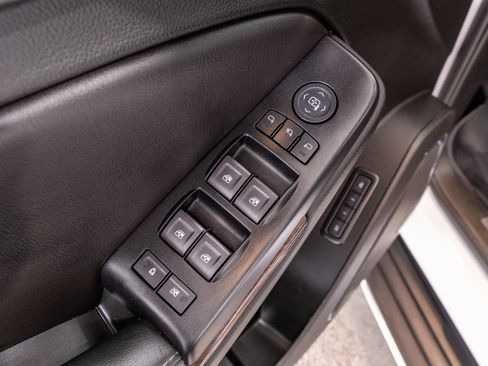 Used 2019 GMC Yukon XL SLT AWD/4WD image 14