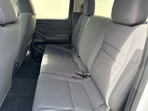 Used 2023 Nissan Frontier S w/ Tow Package image 12