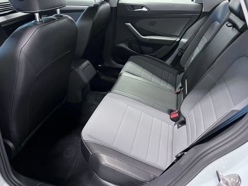 Certified 2025 Volkswagen Jetta SE FWD image 16