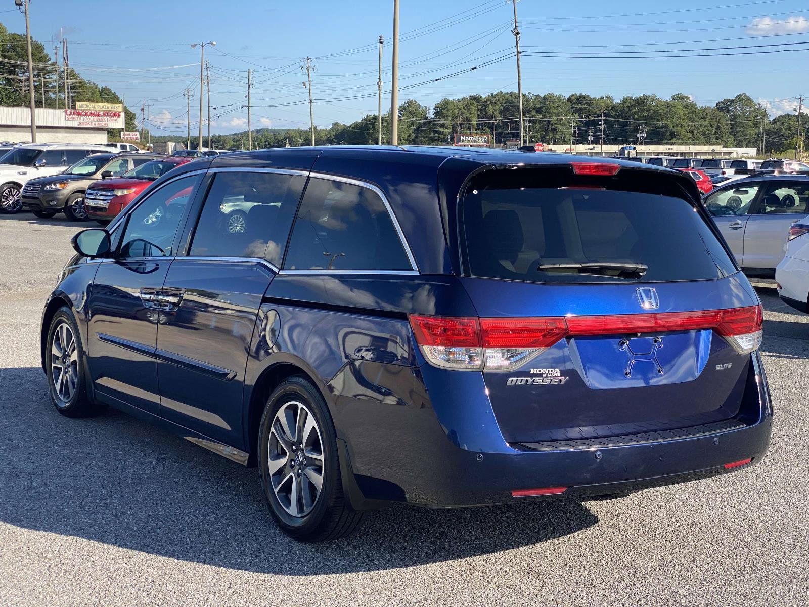Used 2015 Honda Odyssey Touring Elite image 5