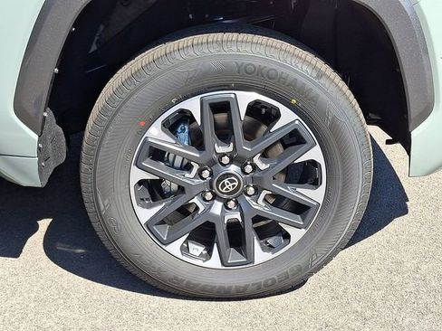 New 2026 Toyota Tundra Limited AWD/4WD image 8