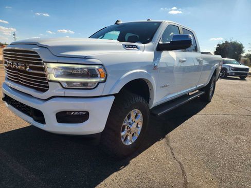 Used 2022 RAM 2500 Laramie AWD/4WD image 3