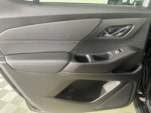 Used 2022 Chevrolet Traverse LT w/ Midnight/Sport Edition AWD/4WD image 19