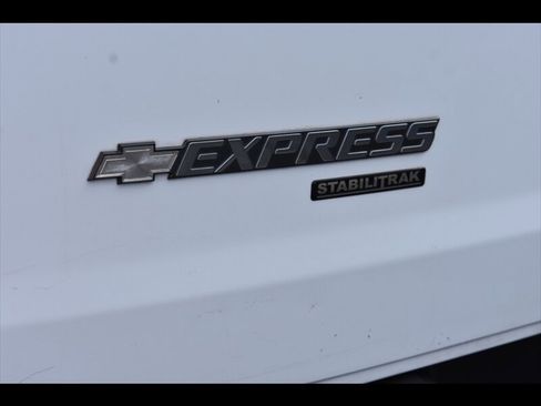 Used 2015 Chevrolet Express 2500 LT w/ LT Preferred Equipment Group RWD image 45