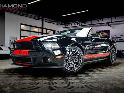 Used 2014 Ford Mustang Shelby GT500 w/ Equipment Group 821A RWD image 31