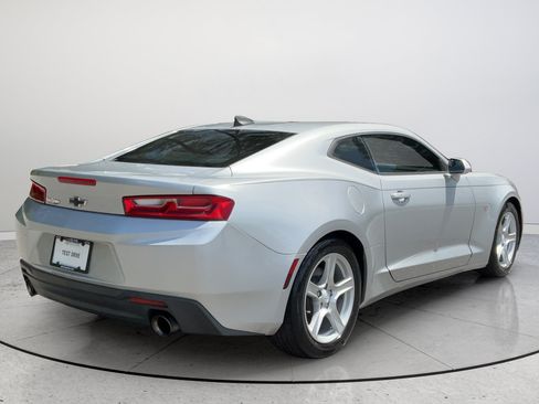 Used 2018 Chevrolet Camaro LT RWD image 9