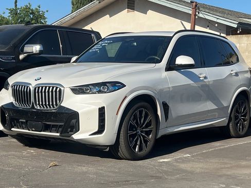 Used 2026 BMW X5 xDrive40i w/ Executive Package AWD/4WD image 2