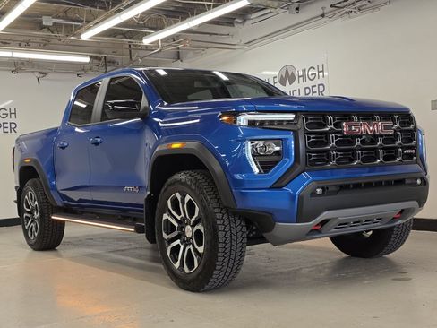 Used 2023 GMC Canyon AT4 w/ AT4 Premium Package AWD/4WD image 5