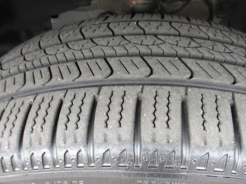 Used 2019 Jeep Cherokee Limited AWD/4WD image 10