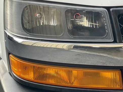 Used 2019 Chevrolet Express 2500 LT w/ LT Preferred Equipment Group image 8