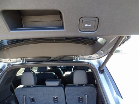 Used 2025 Buick Enclave Preferred image 11