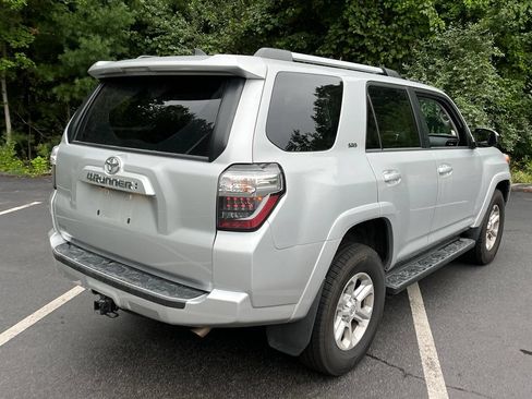 Used 2024 Toyota 4Runner SR5 AWD/4WD image 6