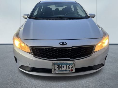 Used 2017 Kia Forte LX image 2