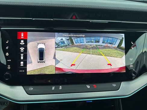 Used 2024 Jeep Wagoneer Launch Edition image 40