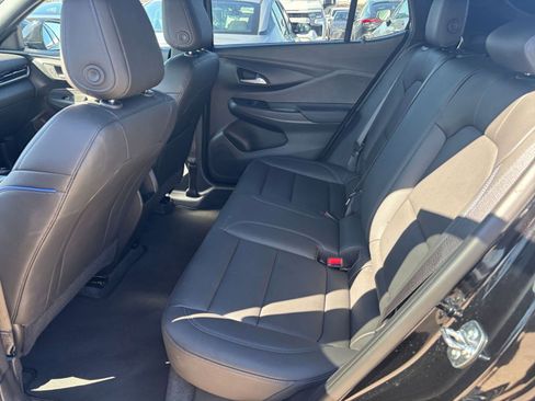 Used 2025 Buick Envista Sport Touring image 24