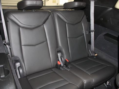 Used 2025 Cadillac XT6 Premium Luxury image 35