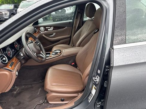 Used 2019 Mercedes-Benz E 300 4MATIC image 11