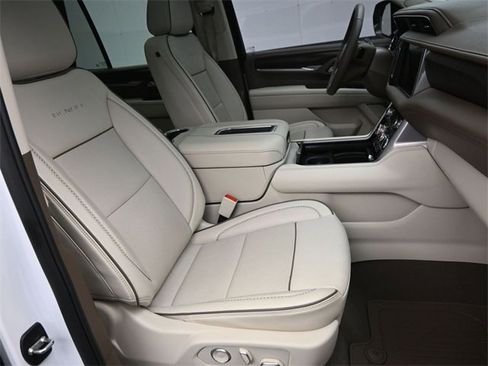 Used 2024 GMC Yukon Denali image 11