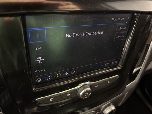 Used 2020 Chevrolet Traverse LT image 33