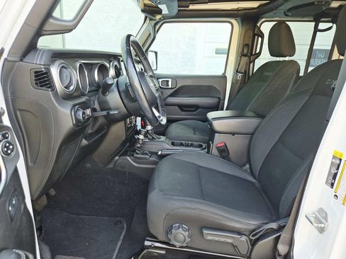 Used 2020 Jeep Wrangler Unlimited Sahara AWD/4WD image 13