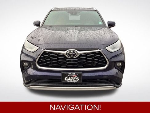 Used 2021 Toyota Highlander Platinum AWD/4WD image 3