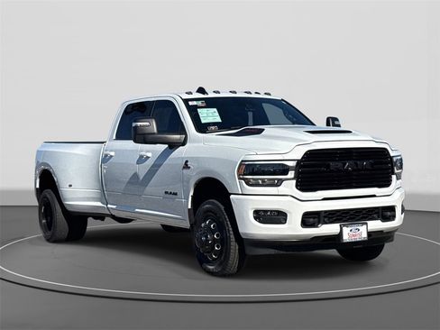 Used 2024 RAM 3500 Laramie w/ Night Edition image 4