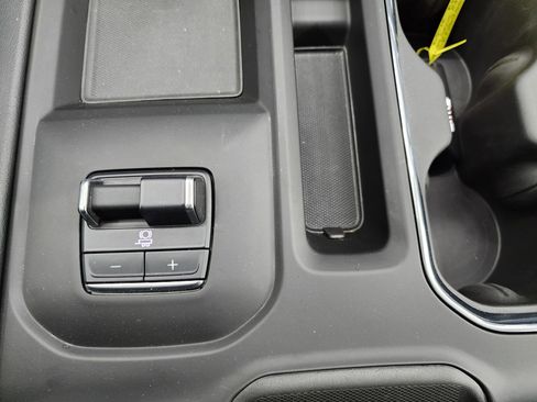 Used 2024 GMC Sierra 2500 Denali w/ Denali Reserve Package image 18