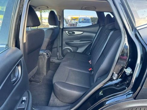 Used 2019 Nissan Rogue Sport S image 14