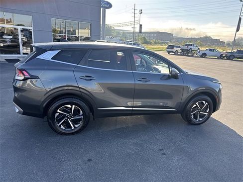 Used 2023 Kia Sportage LX image 3