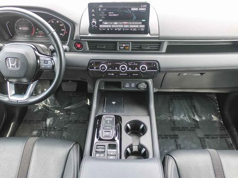 Used 2025 Honda Pilot EX-L image 13