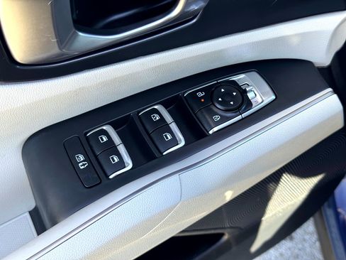 Used 2025 Kia Sorento S image 14