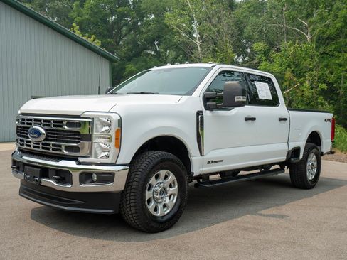 Used 2023 Ford F250 XLT AWD/4WD image 7