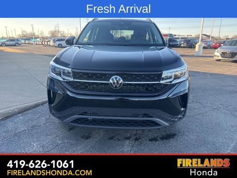 Used 2024 Volkswagen Taos SE image 8