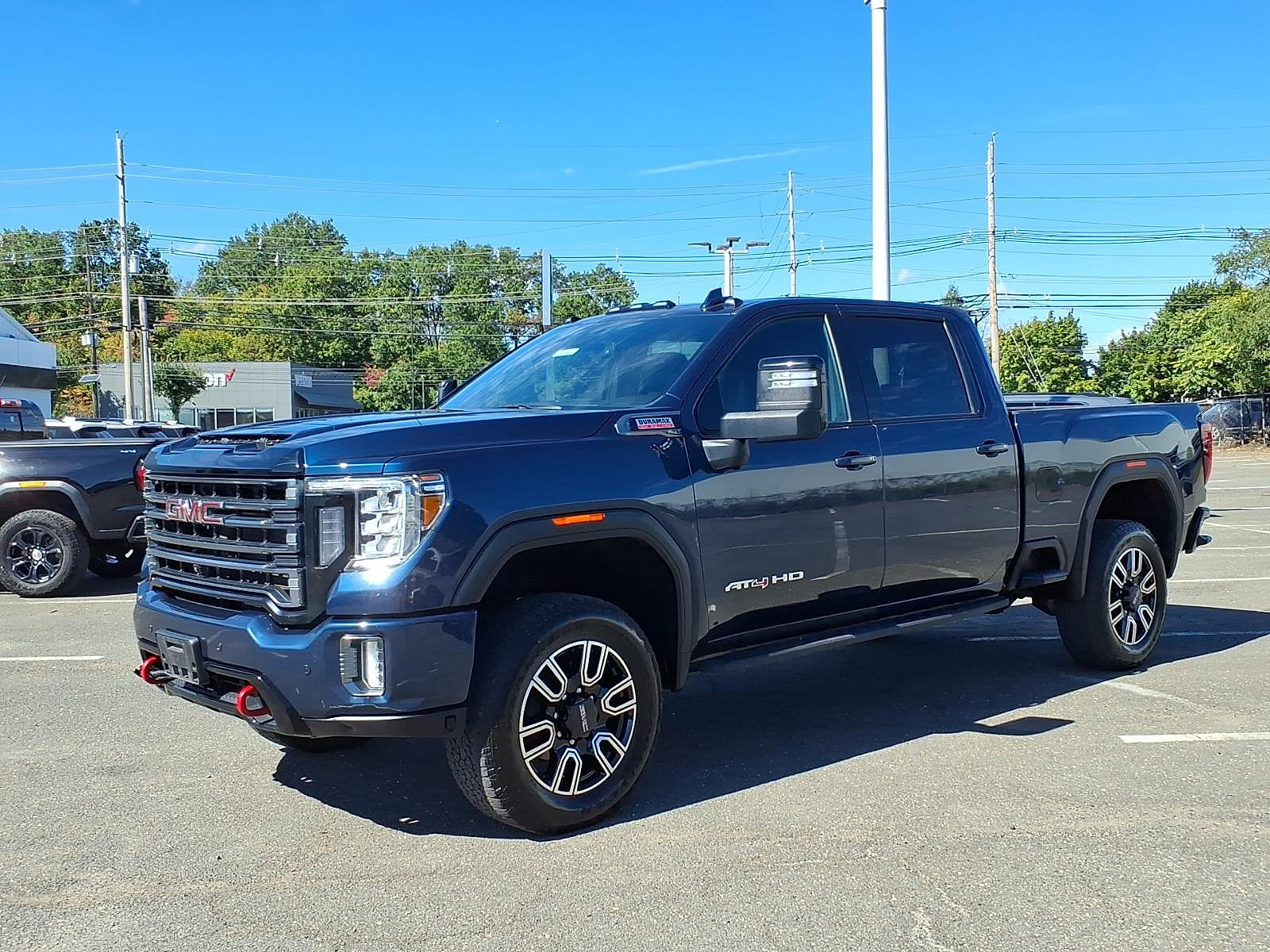 Used 2022 GMC Sierra 2500 AT4 w/ AT4 Preferred Package AWD/4WD image 3