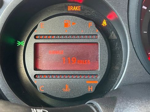 Used 2016 Nissan 370Z NISMO RWD image 33
